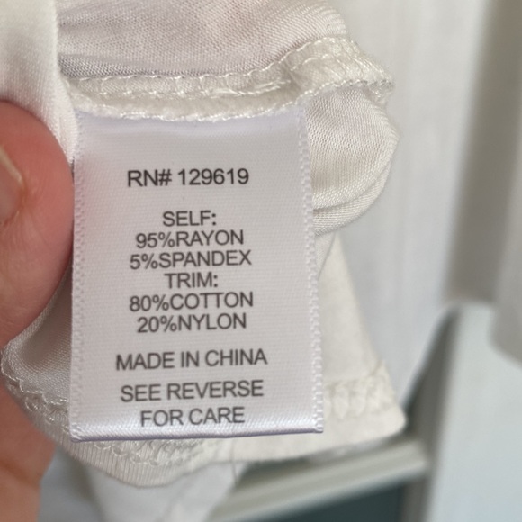 Allie Rose women’s white flowy embroidered lace short sleeve blouse - Picture 5 of 6